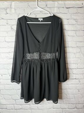 Tobi Black Long-Sleeve V-Neck Dress with Lace Waist size medium